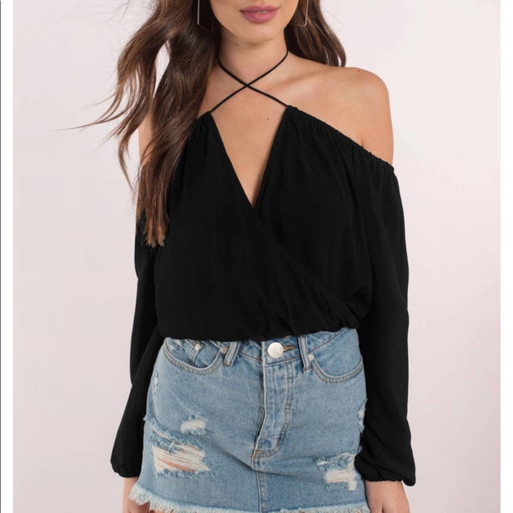 Off the shoulders crop top